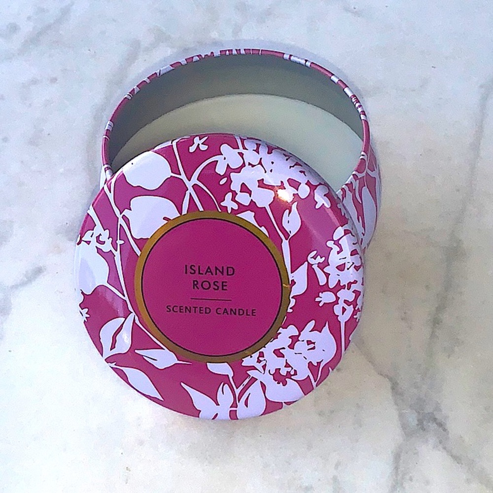 SUSAN JACOBS NEW YORK CANDLE ISLAND ROSE NEW 1 WICK METAL TIN 3.3 OZ NEW